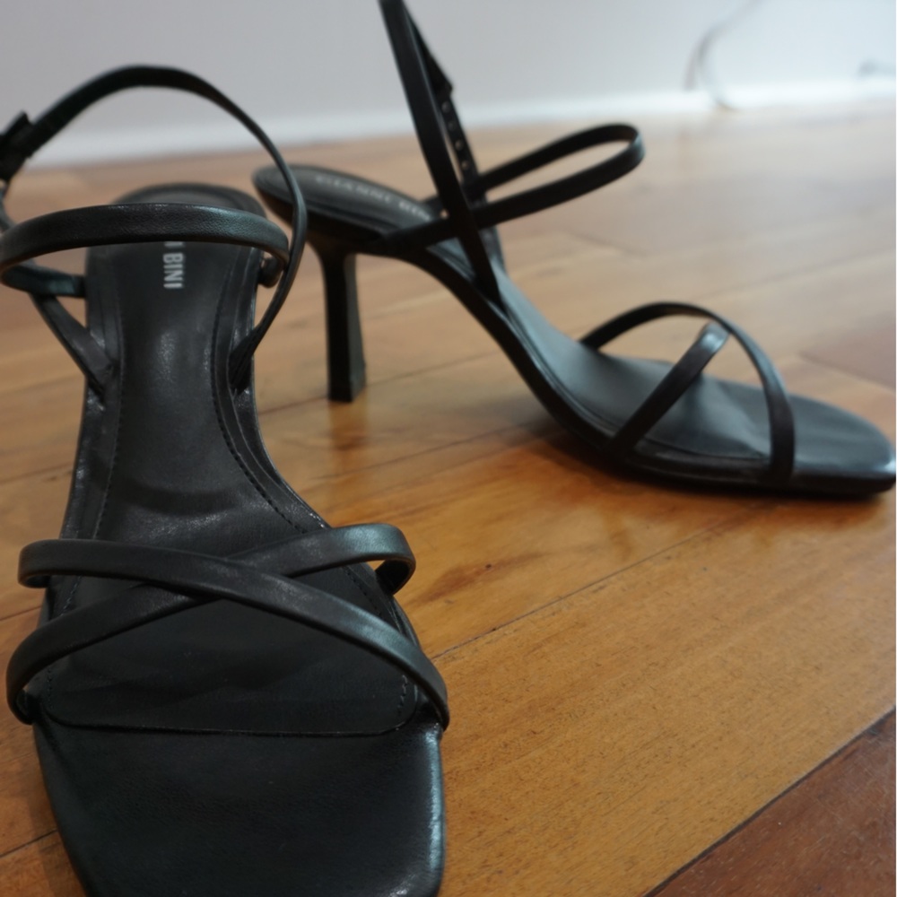 Gianni Bini Black strappy heels size 8